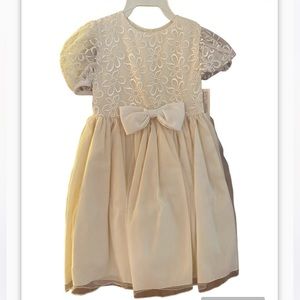 Sara Lene formal flower girl / pageant / ivory colored dress. ‎ Size 2T. NWT VTG